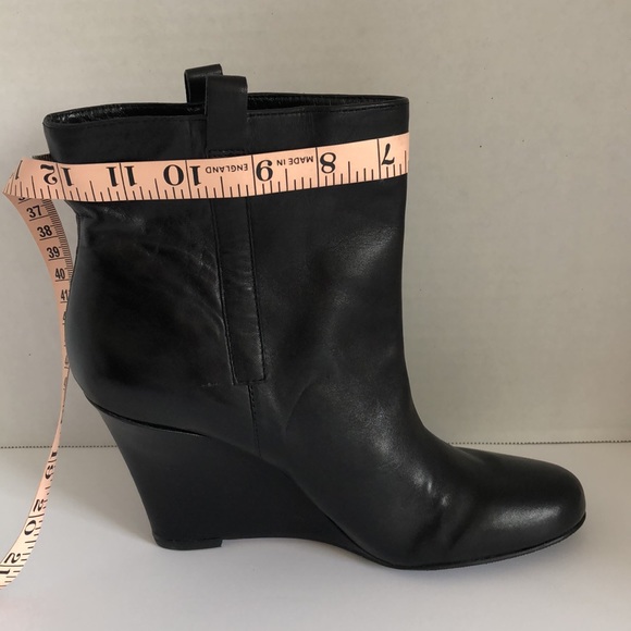 Vince Camuto Wedge Bottie - Picture 11 of 13
